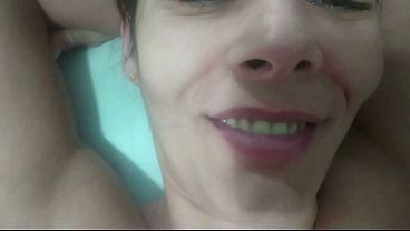 UČITELKA ODBERÁ PANENSTVÍ ZCELA NOVÉMU ŽÁKOVI, TA NESKROMNICE STÉNÁ A DO KUNDY DOSTÁVÁ OBROVSKÉ MNOŽSTVÍ SPERMIÍ  | Porno video