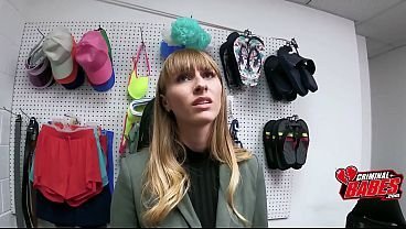 Náctiletý zloděj se kvůli chybějícím botám svlékl donaha před pracovníky ostrahy  | Porno video